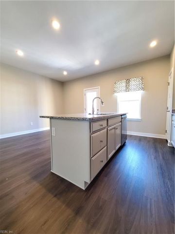 1807 Yardarm WAY, Chesapeake, VA 23323