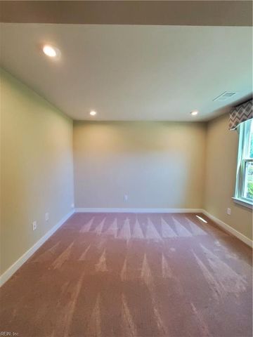 1807 Yardarm WAY, Chesapeake, VA 23323