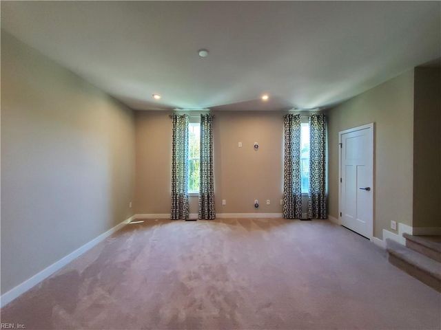 1807 Yardarm WAY, Chesapeake, VA 23323