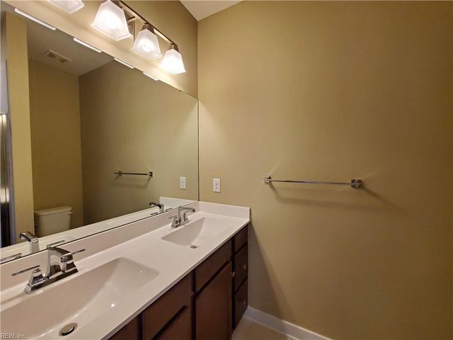 1807 Yardarm WAY, Chesapeake, VA 23323