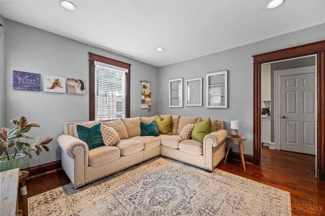 2853 Markbreit Avenue, Cincinnati, OH 45209