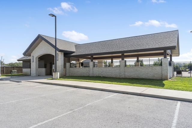 6080 S Holland Avenue, Springfield, MO 65810