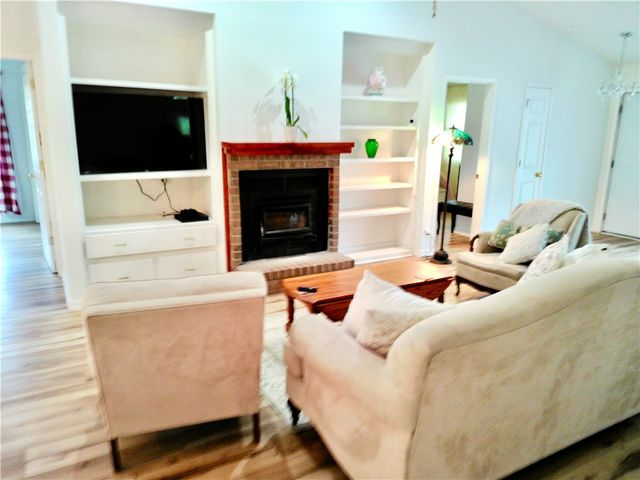 17 Kirkwall Place, Bella Vista, AR 72715
