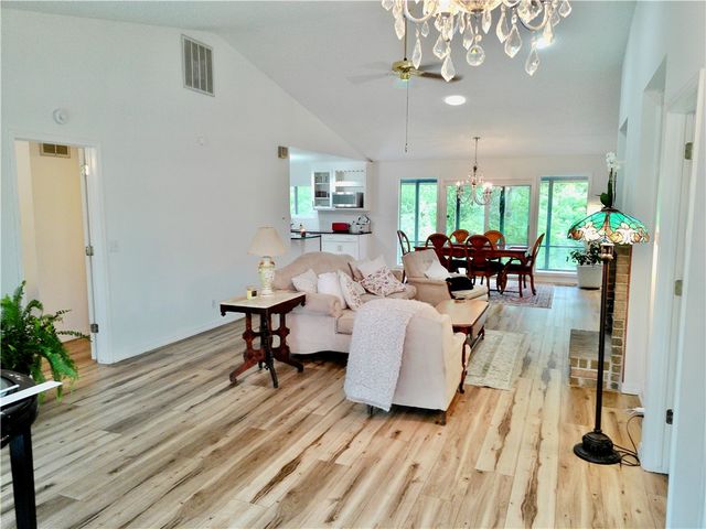 17 Kirkwall Place, Bella Vista, AR 72715
