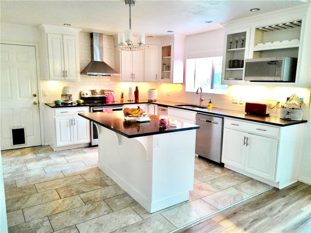 17 Kirkwall Place, Bella Vista, AR 72715