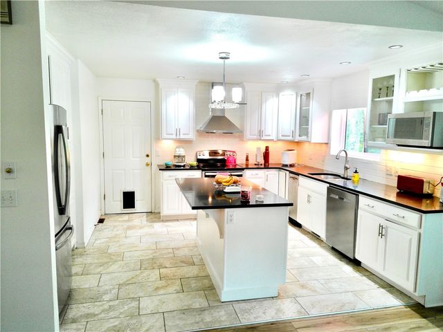 17 Kirkwall Place, Bella Vista, AR 72715