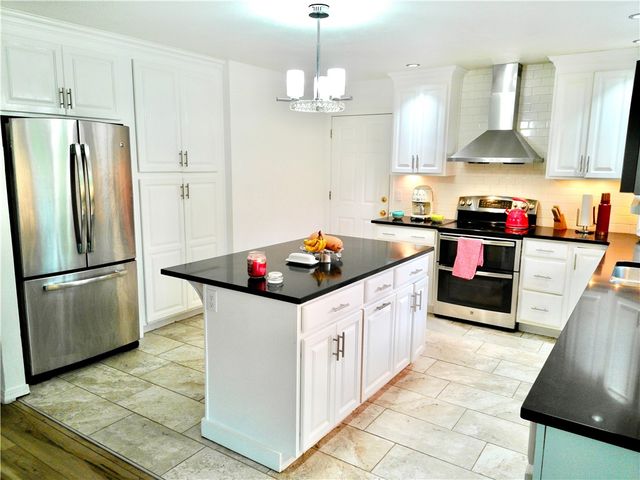 17 Kirkwall Place, Bella Vista, AR 72715