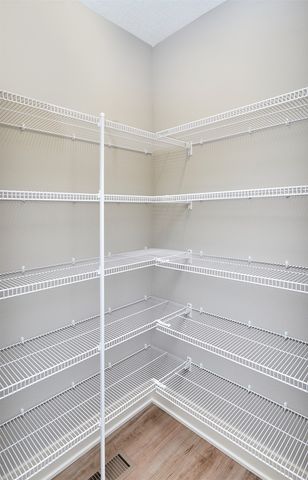 6634 NE 9th Court, Des Moines, IA 50313