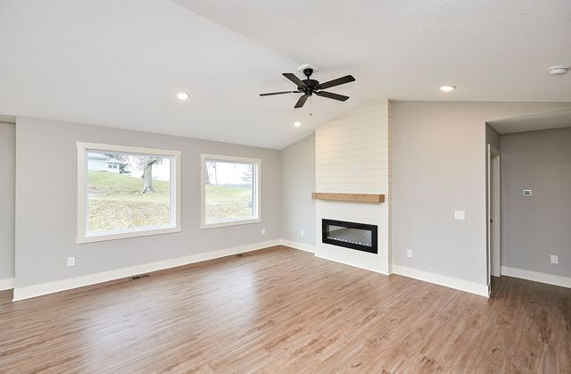 6634 NE 9th Court, Des Moines, IA 50313