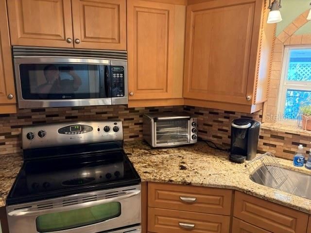 10461 PEACEFUL DRIVE, Largo, FL 33773