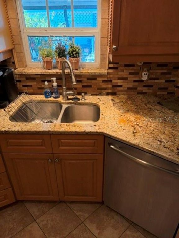 Image 11 of property listing at 10461 PEACEFUL DRIVE, Largo, FL 33773