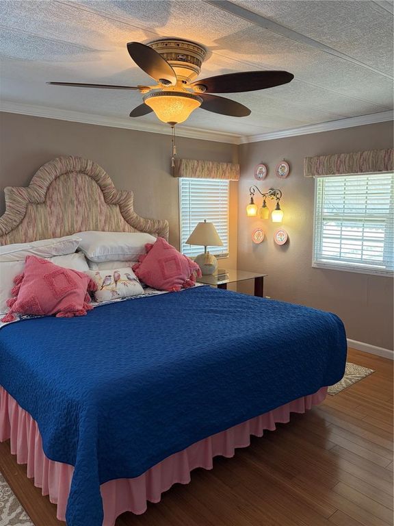 Image 16 of property listing at 10461 PEACEFUL DRIVE, Largo, FL 33773