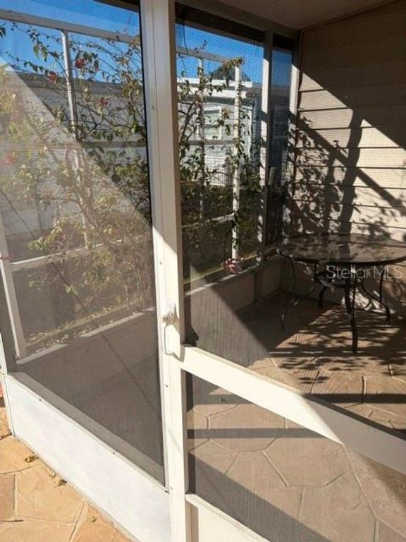 Image 25 of property listing at 10461 PEACEFUL DRIVE, Largo, FL 33773