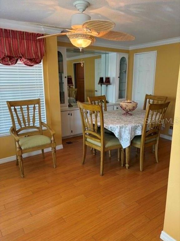 Image 8 of property listing at 10461 PEACEFUL DRIVE, Largo, FL 33773