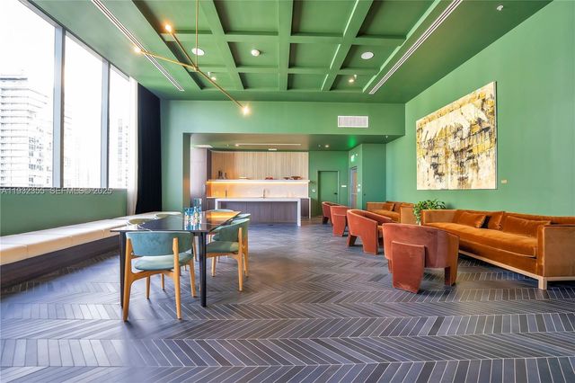 11 NE 6 Street 2201, Miami, FL 33132