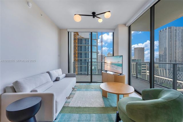 11 NE 6 Street 2201, Miami, FL 33132