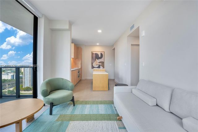 11 NE 6 Street 2201, Miami, FL 33132