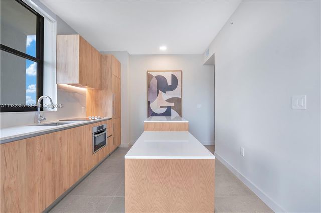 11 NE 6 Street 2201, Miami, FL 33132