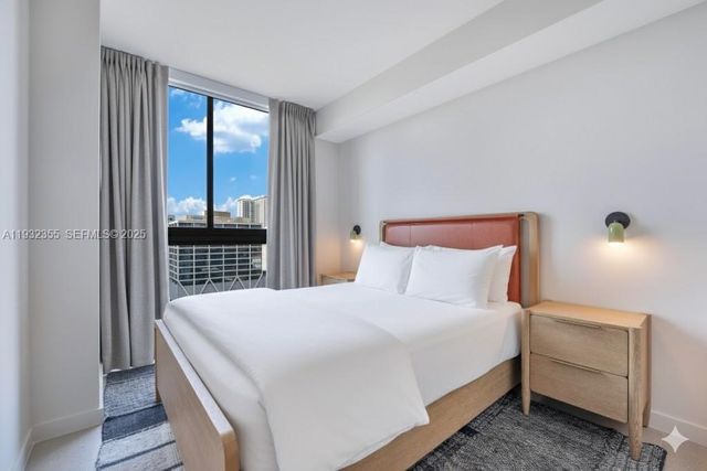 11 NE 6 Street 2201, Miami, FL 33132