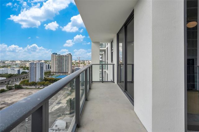 11 NE 6 Street 2201, Miami, FL 33132