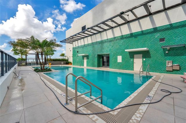 11 NE 6 Street 2201, Miami, FL 33132