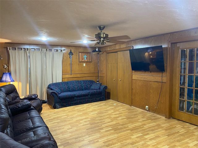 818 E Elm Street, Hillsboro, TX 76645