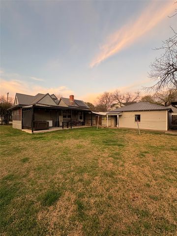 818 E Elm Street, Hillsboro, TX 76645