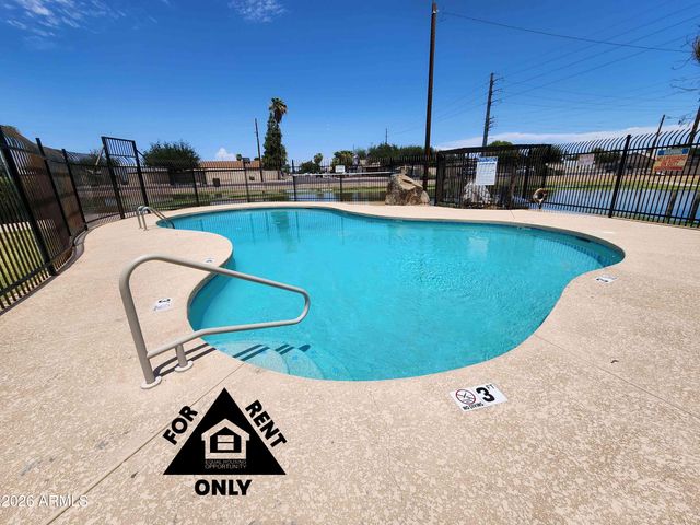 7132 W WOLF Street, Phoenix, AZ 85033
