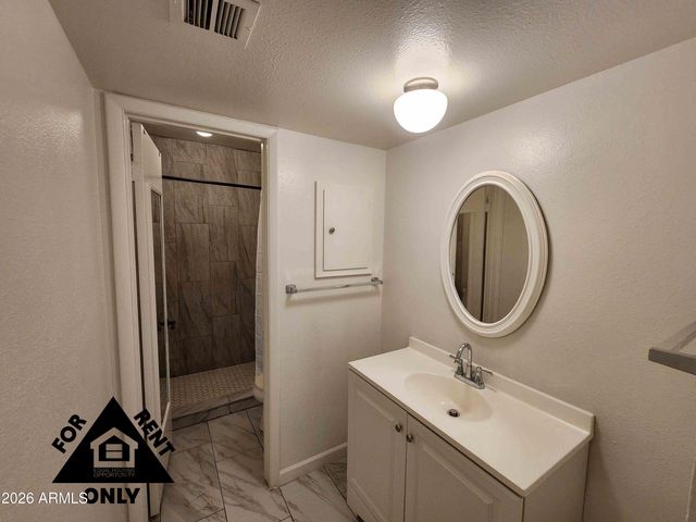 7132 W WOLF Street, Phoenix, AZ 85033