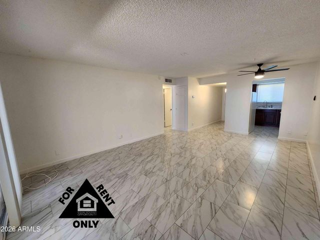 7132 W WOLF Street, Phoenix, AZ 85033