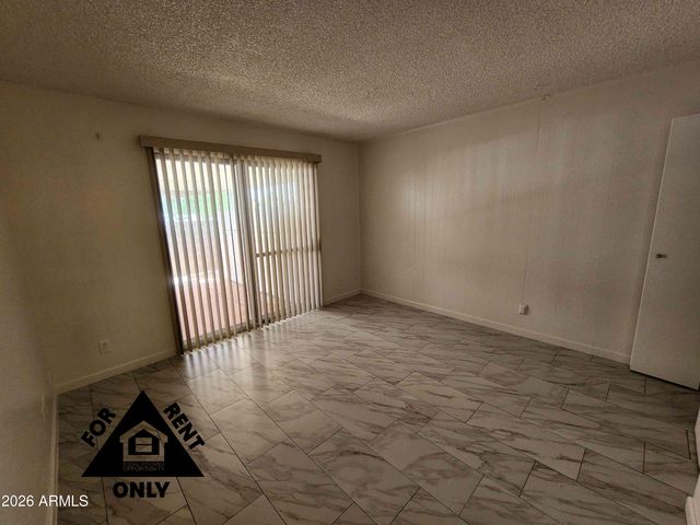 7132 W WOLF Street, Phoenix, AZ 85033