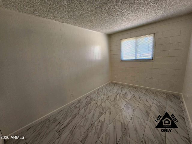 7132 W WOLF Street, Phoenix, AZ 85033
