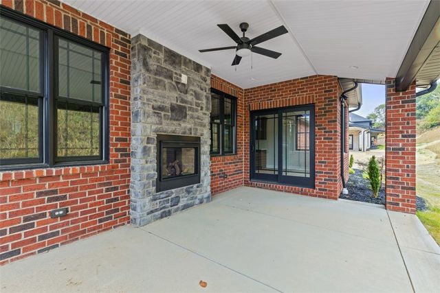 1037 Skyline Dr, Cecil, PA 15317
