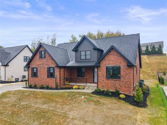 1037 Skyline Dr, Cecil, PA 15317