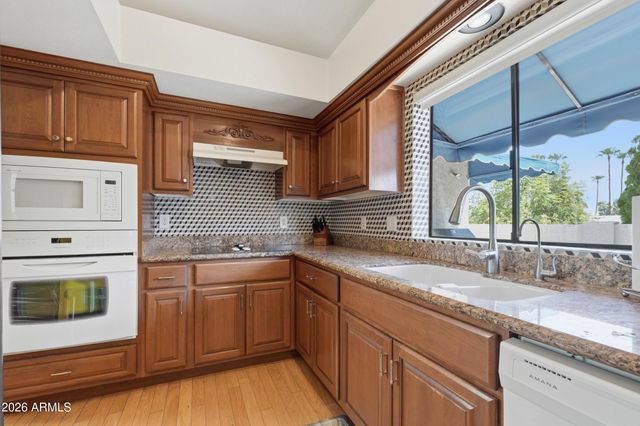 4713 E MONTE Way, Phoenix, AZ 85044