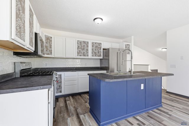 4111 WILD FLOWER DR, Rapid City, SD 57701