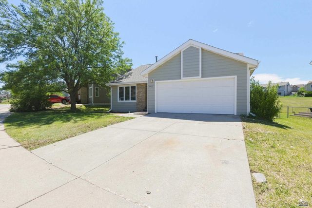 4111 WILD FLOWER DR, Rapid City, SD 57701