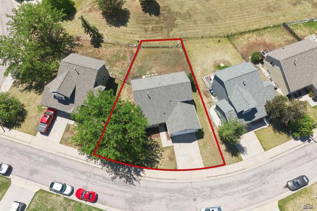 4111 WILD FLOWER DR, Rapid City, SD 57701