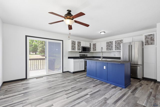 4111 WILD FLOWER DR, Rapid City, SD 57701