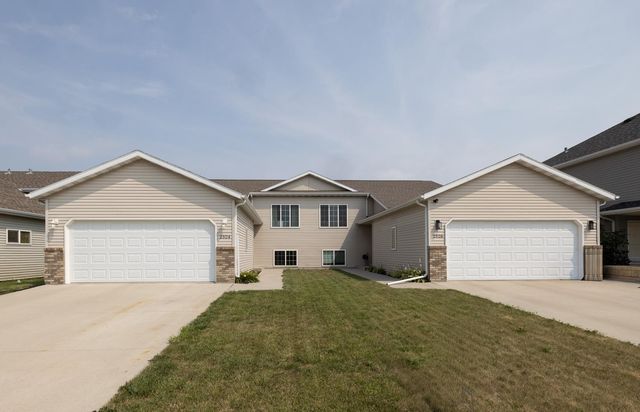 2524 31st Avenue S, Moorhead, MN 56560