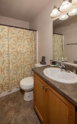 2524 31st Avenue S, Moorhead, MN 56560