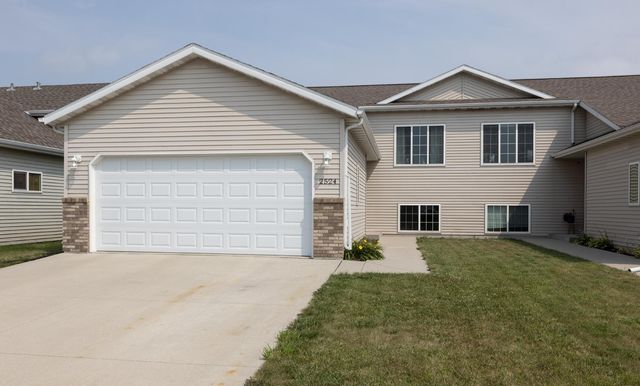 2524 31st Avenue S, Moorhead, MN 56560