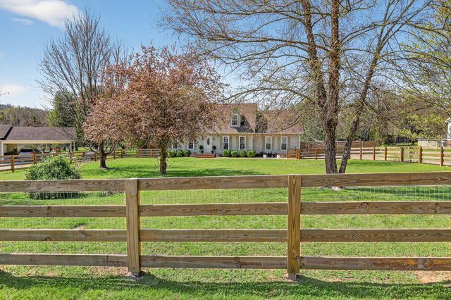 3929 Cambridge Ct, Culleoka, TN 38451