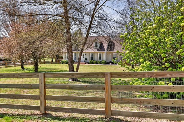 3929 Cambridge Ct, Culleoka, TN 38451