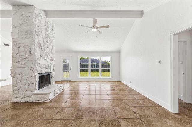 10111 Limewood Lane, Sugar Land, TX 77498