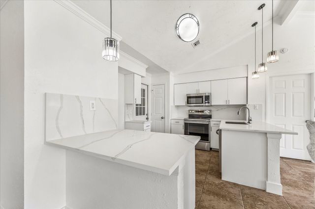 10111 Limewood Lane, Sugar Land, TX 77498