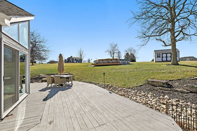 45W169 Hillview Lane, Hampshire, IL 60140