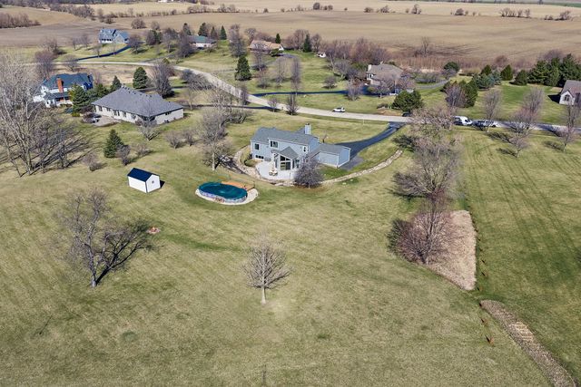 45W169 Hillview Lane, Hampshire, IL 60140