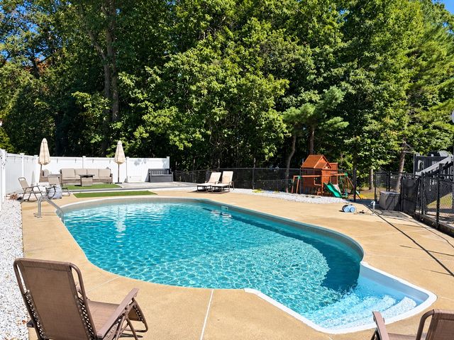 150-R Winona St, Peabody, MA 01960