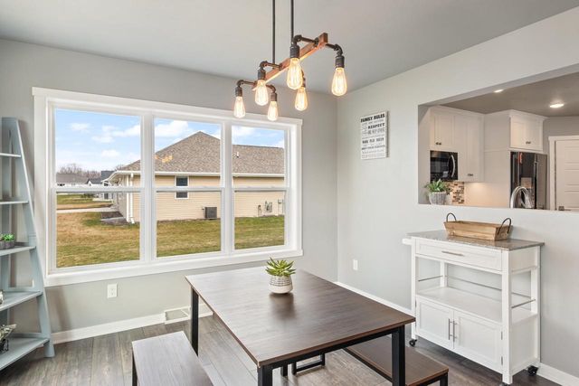 2153 POTTER DRIVE, De Pere, WI 54115